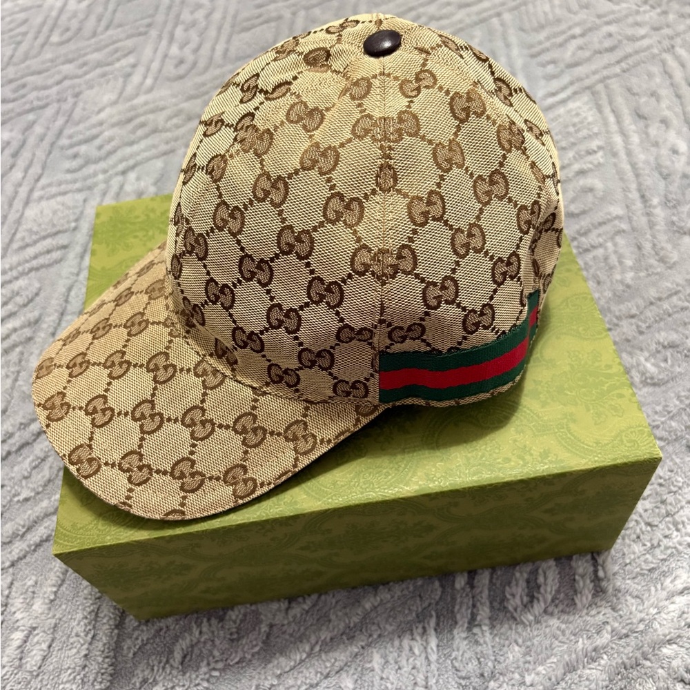 Gucci Tan Monogram Cap with Green and Red Stripe
